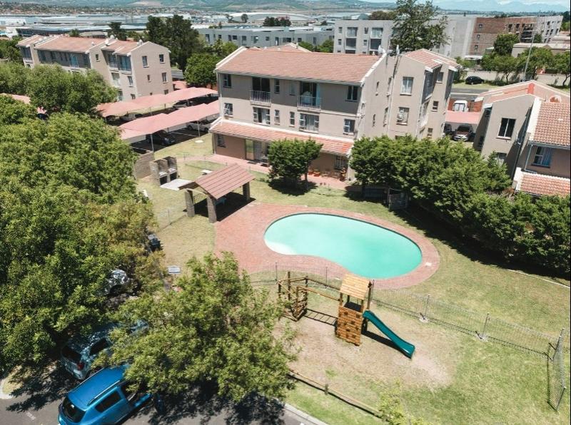 To Let 1 Bedroom Property for Rent in Oakglen Western Cape